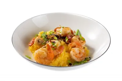 Полента с креветками