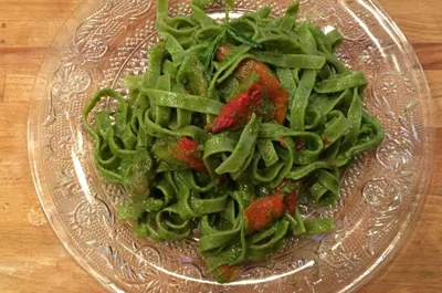 Тальятелле с травяным маслом и запеченными овощами