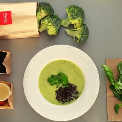 Суп из брокколи и черной чечевицы