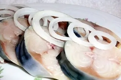 Быстрая скумбрия пряного посола