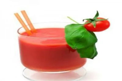 Пряный томатный смузи с тыквенными семечками