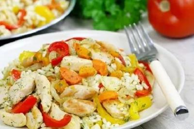 Ризотто с курицей и овощами