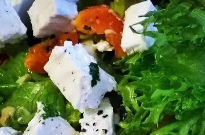 Овощной салат с сербской брынзой