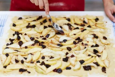 Штрудель с садовыми фруктами в тесте фило