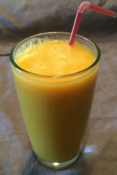 Мандариново-ананасовый смузи с гречневыми хлопьями