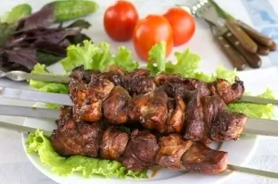 Быстрый мясной шашлык в соевом соусе