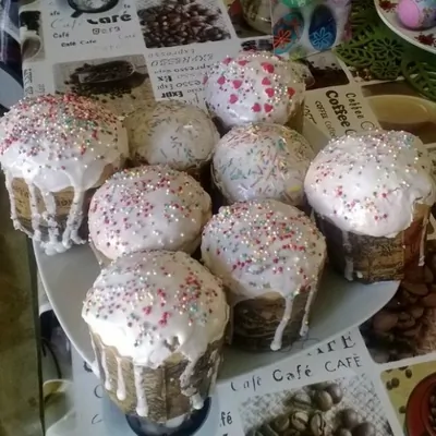 Кулич с грецким орехом и изюмом