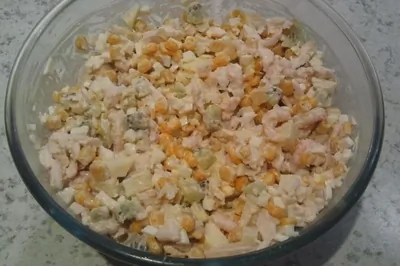 Салат с киви и креветками