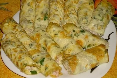 Яичные блинчики с курицей и грибами