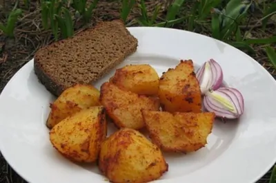 Картошка в паприке на мангале