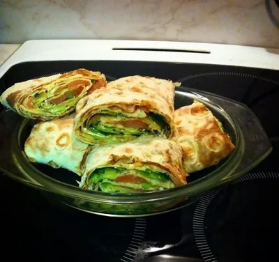 Домашний ролл с семгой и сыром