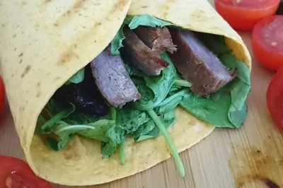 Бурито гриль с говядиной и черносливом