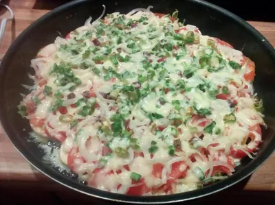 Кабачок с помидором и сыром