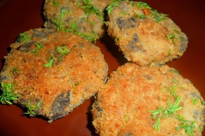 Котлеты мясные с грибами