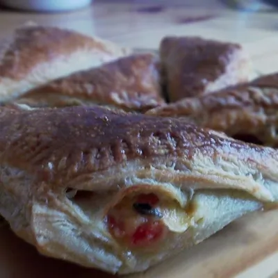 Слойки с овощами и сыром