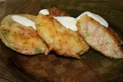 Картофельные биточки с сыром и ветчиной