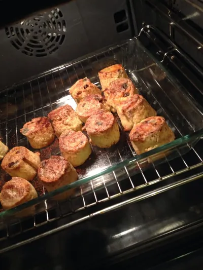 Розочки из теста бриошь