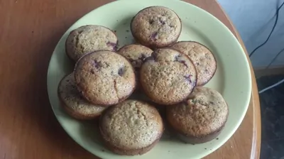 Финансье с фисташками и черешней