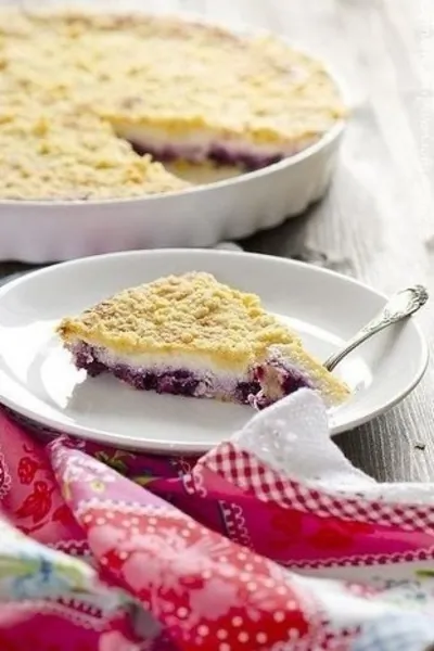 Творожный пирог со свежими ягодами