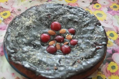 Шоколадный торт с миндалем