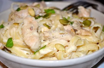 Паста альфредо с курицей по домашнему