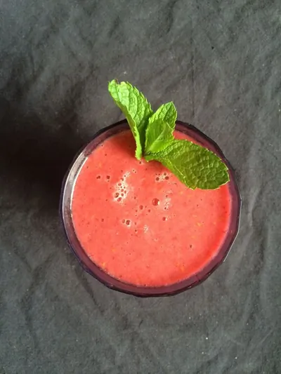 Малиново-ананасовый смузи