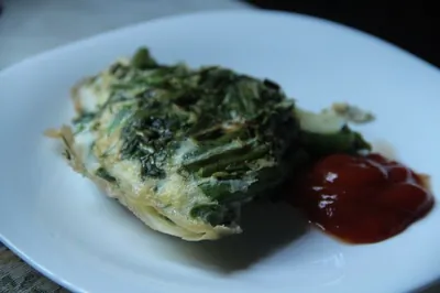 Омлет со стручковой фасолью и луком