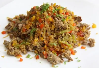 Говядина с огурцами и киноа