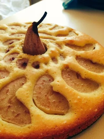 Бисквит с грушами