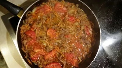 Говядина с аджикой и помидорами