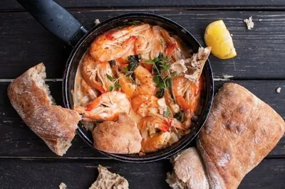 Креветки в винном соусе