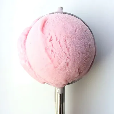 Кокосово-красносмородиновое мороженое