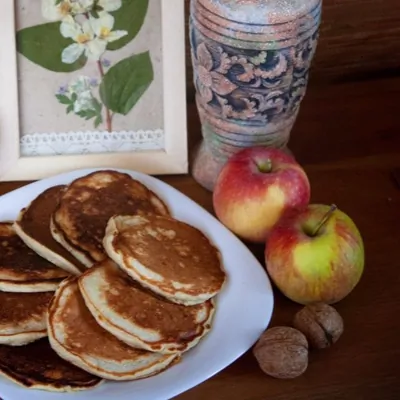 Овсяные оладьи с яблоком