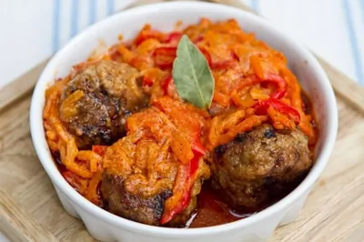 Тефтели по гречески