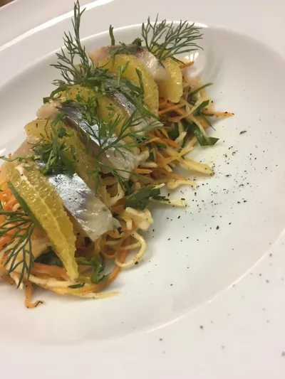 Салат из селедки и апельсинов