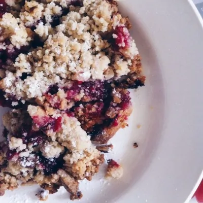 Крамболь с брусникой