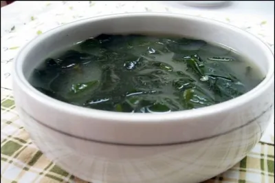Суп из морских водорослей (Миекгук)