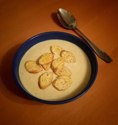Сырный суп по‑французски с курицей и грибами