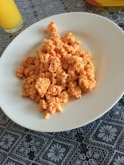 Нежный омлет с помидорами