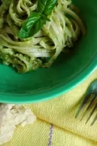 Паста с лососем и песто из цукини