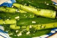 Хрустящие малосольные огурцы