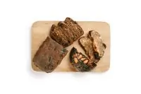 Хлеб из ореховой муки с сухофруктами