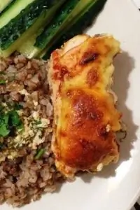 Рулетики из куриного филе с начинкой из творога