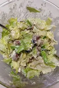 Теплый салат из индейки, цукини и брынзы с горчичной заправкой