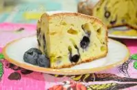 Летний пирог с абрикосами и черникой