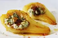 Карамелизированые груши с сыром
