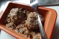 Фрикадели по строгановски в яблочном сидре с грибами