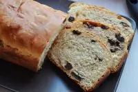 Домашний хлеб с изюмом и корицей