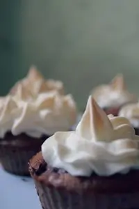 Капкейки с вишней