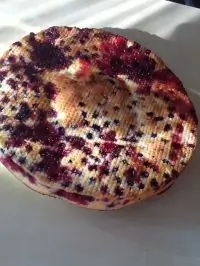 Ягодный пирог из кислого молока